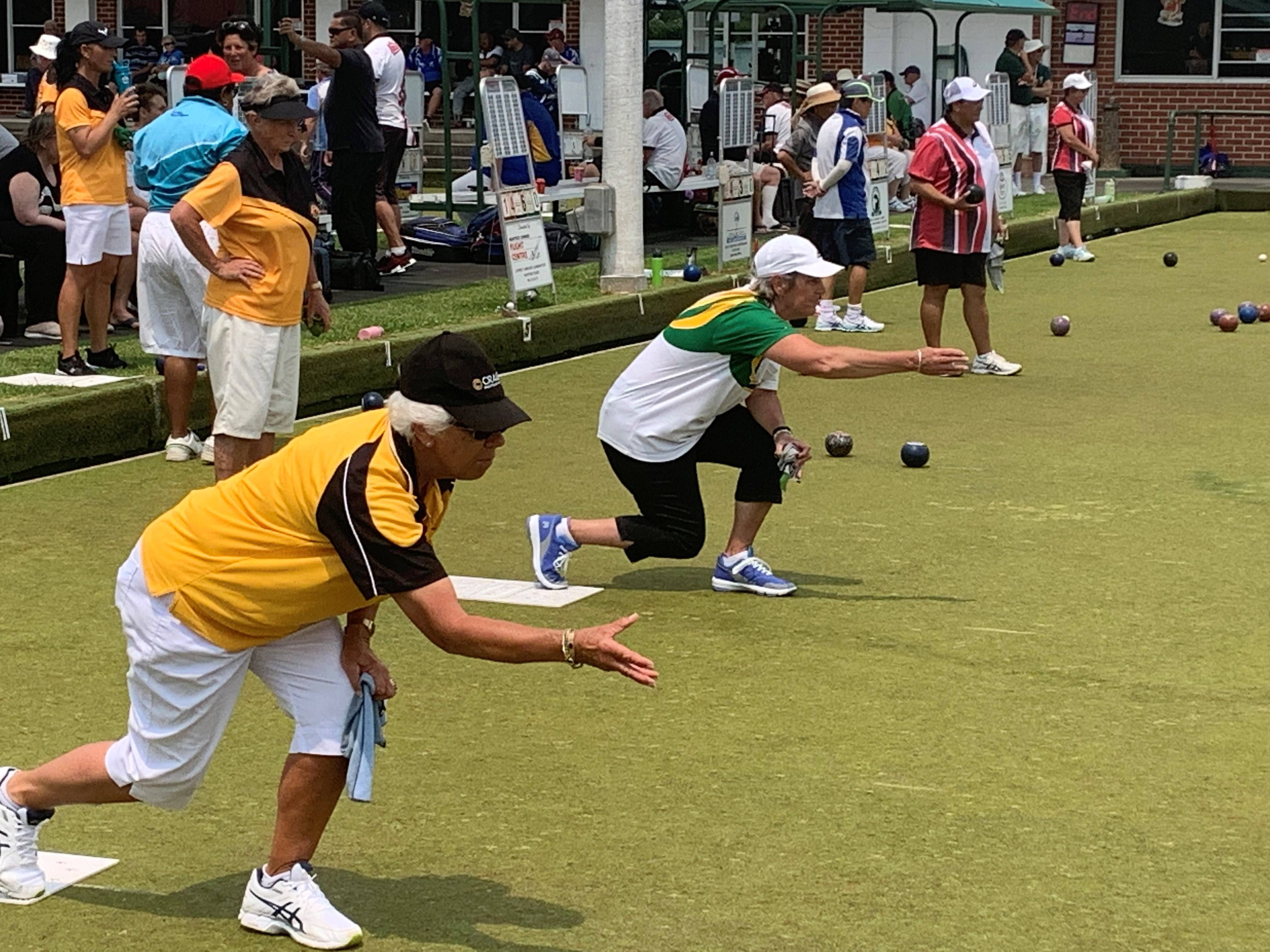 auckland-bowls-playing-enjoying-lawn-bowls-in-auckland